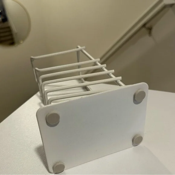 Gaming Setup - Game Controller & Accessories Stand Holder in White - Picture 3 of 5